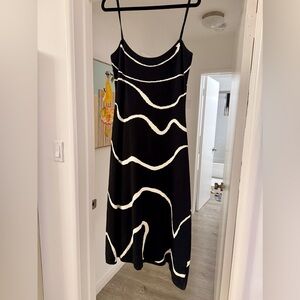 RIHOAS Black Knit Slip Midi Dress with White Wave Pattern